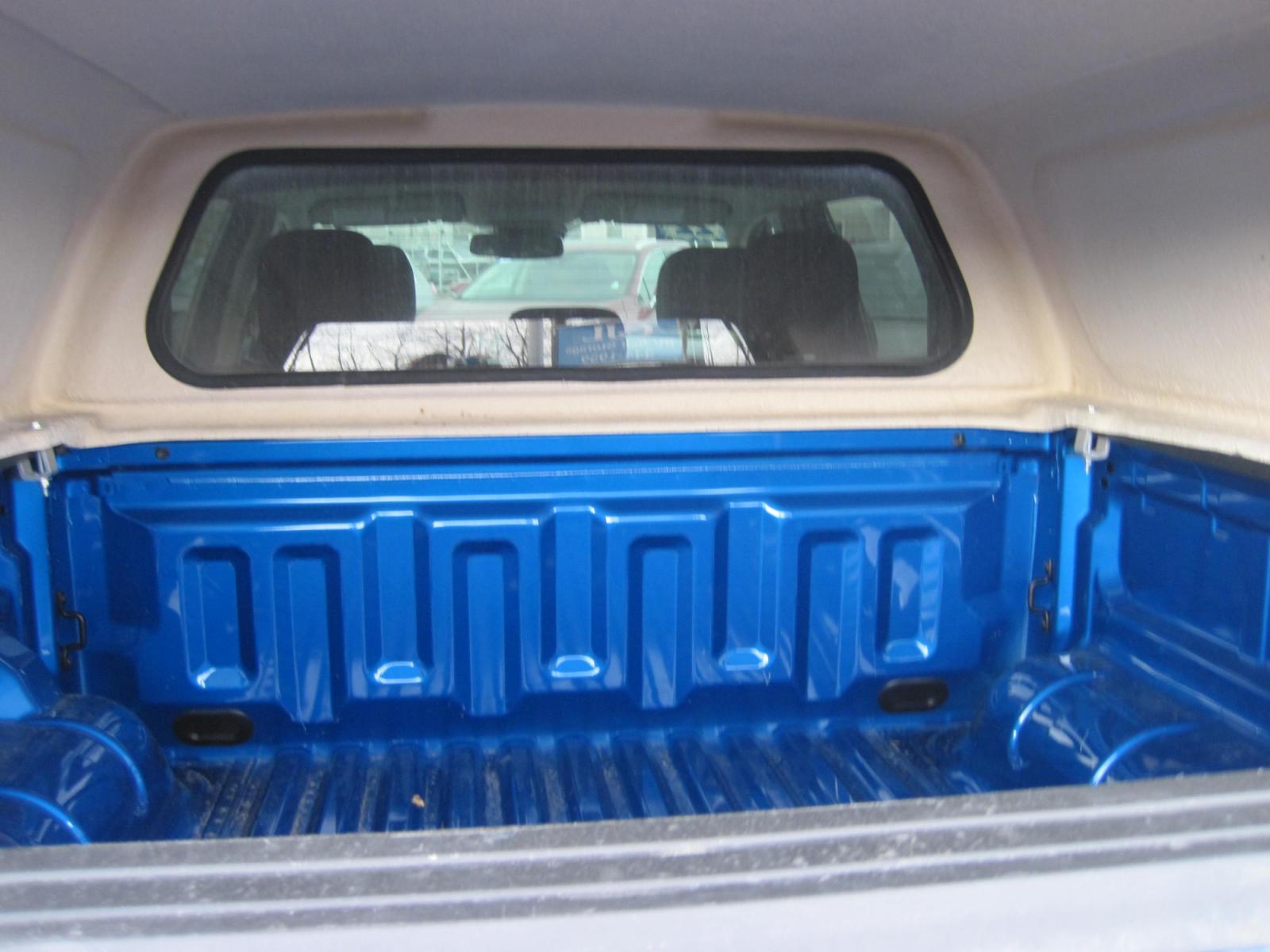 2022 blue /black Ford Ranger XLT super crew (1FTER4FH8NL) , automatic transmission, located at 9530 Old Seward Highway, Anchorage, AK, 99515, (907) 349-3343, 61.134140, -149.865570 - Photo #5